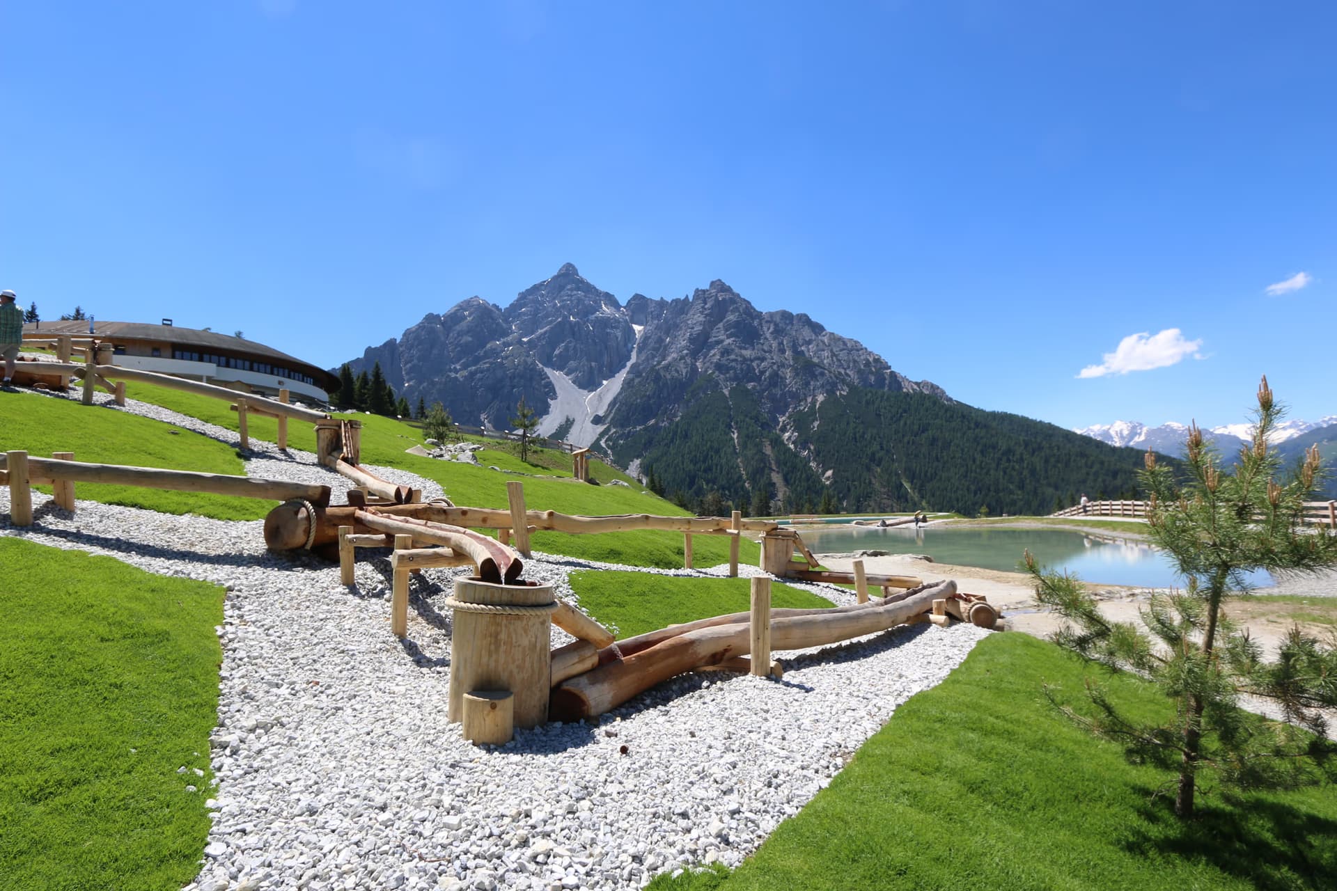 Serlespark der Serlesbahnen Mieders am Koppeneck über dem Stubaital